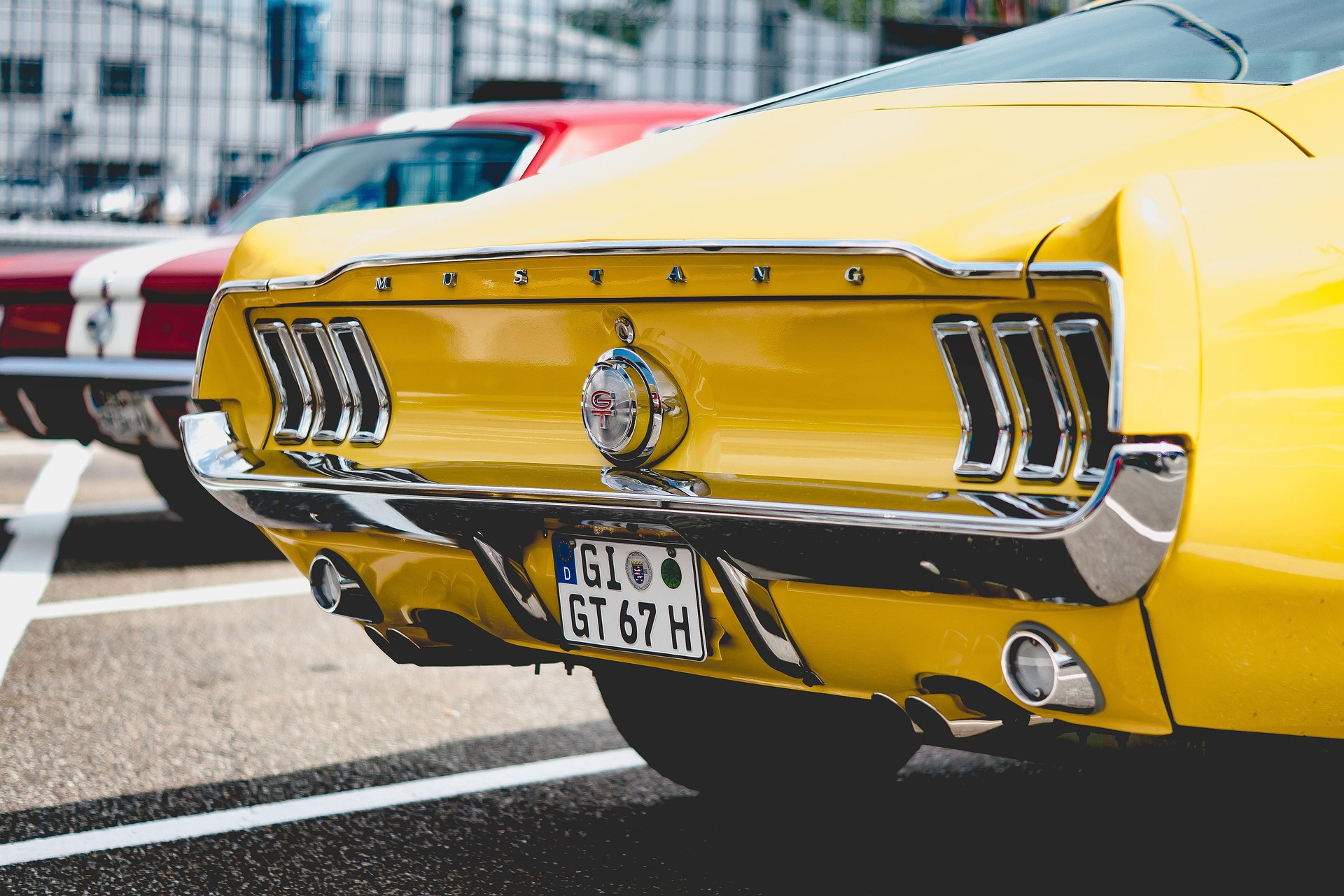 coche con acabados perfectos de pintura